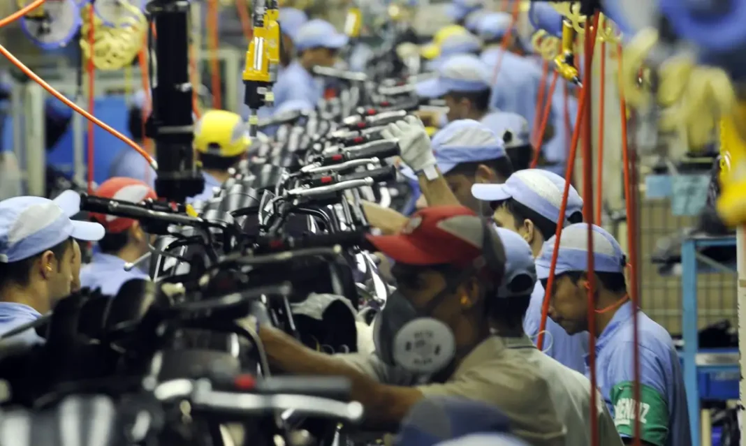 Linha de montagem em industria