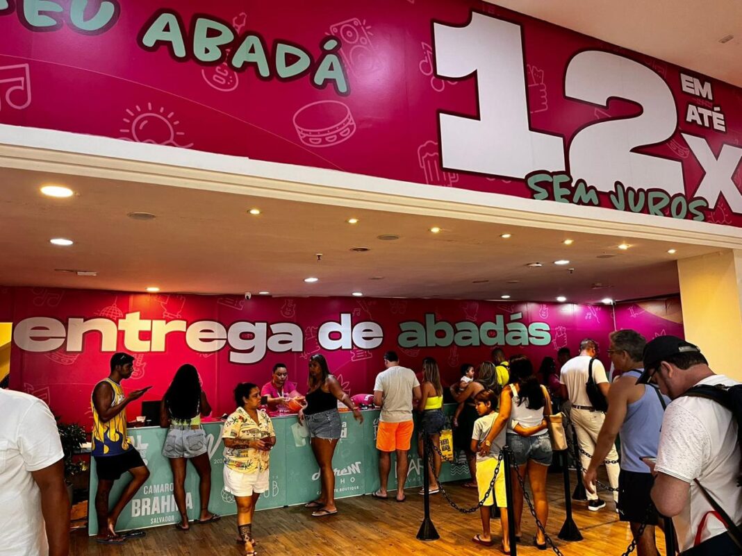 Distribuição de abadás Shopping Paralela