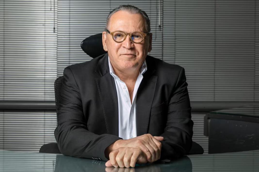 ex-auditor fiscal Artur Gomes da Silva Neto