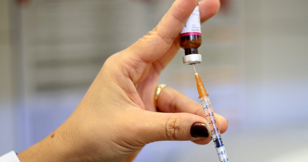 Preparação de dose de vacina