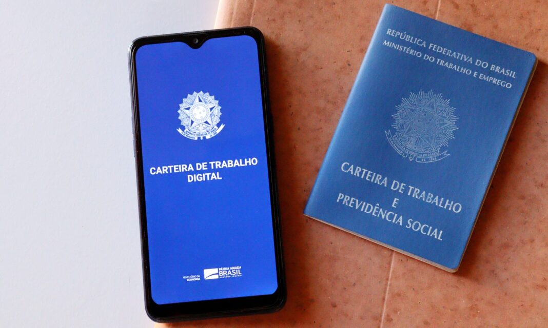 Carteira de trabalho analógica e digital