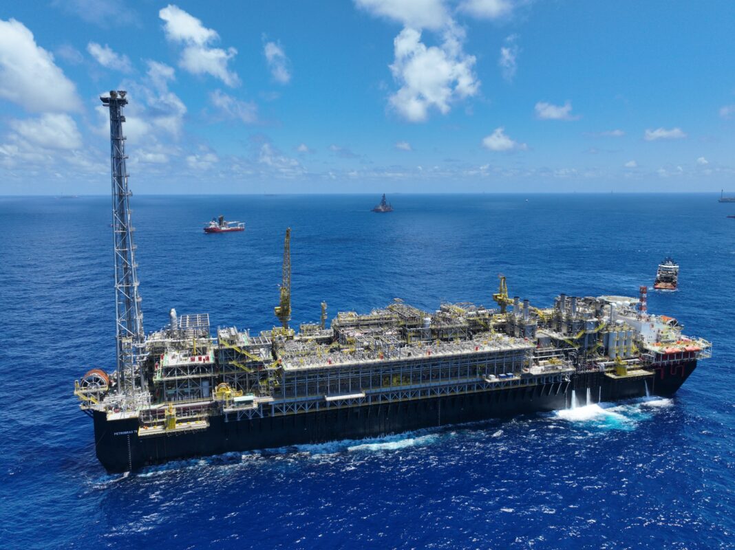 Navio da Petrobras